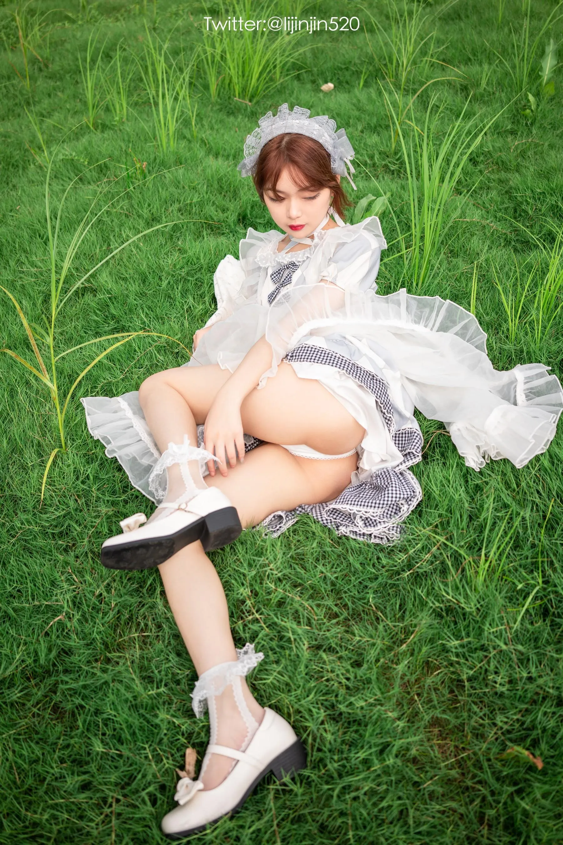 梨瑾瑾 – NO.13 草地 [22P]插图1